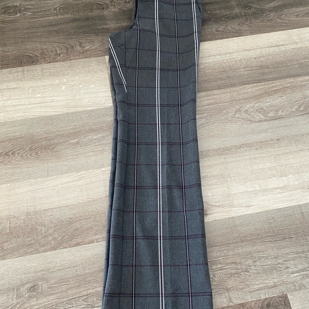 LOFT Gray plaid wide leg pants size 6